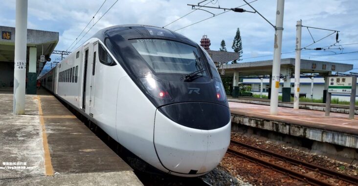 EMU3000城際列車：極簡風黑白列車 2022年 台鐵｜ 騰雲座艙 商務艙 體驗